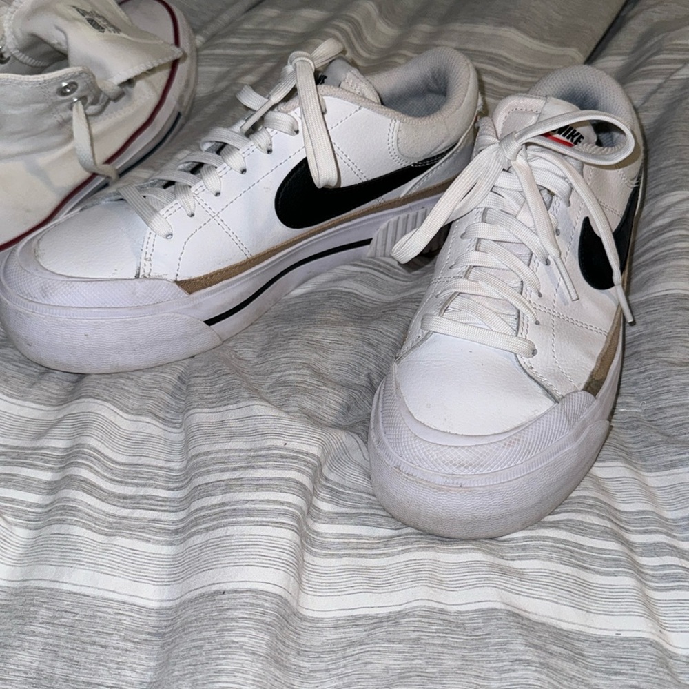 Nike Court Legacy Lift